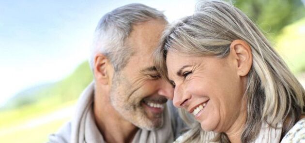 femme et homme avec une puissance accrue après 60 ans